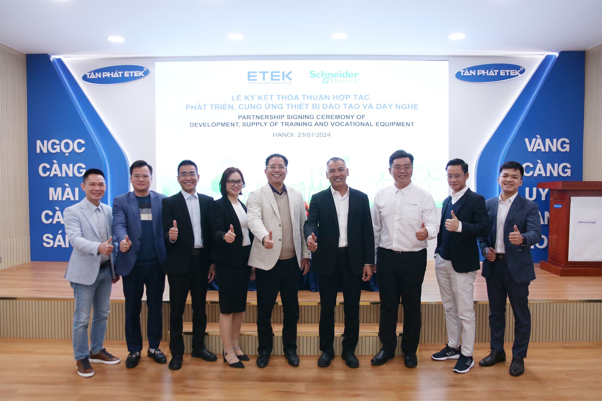 ETEK và Schneider Electric ký kết hợp tác chiến lược