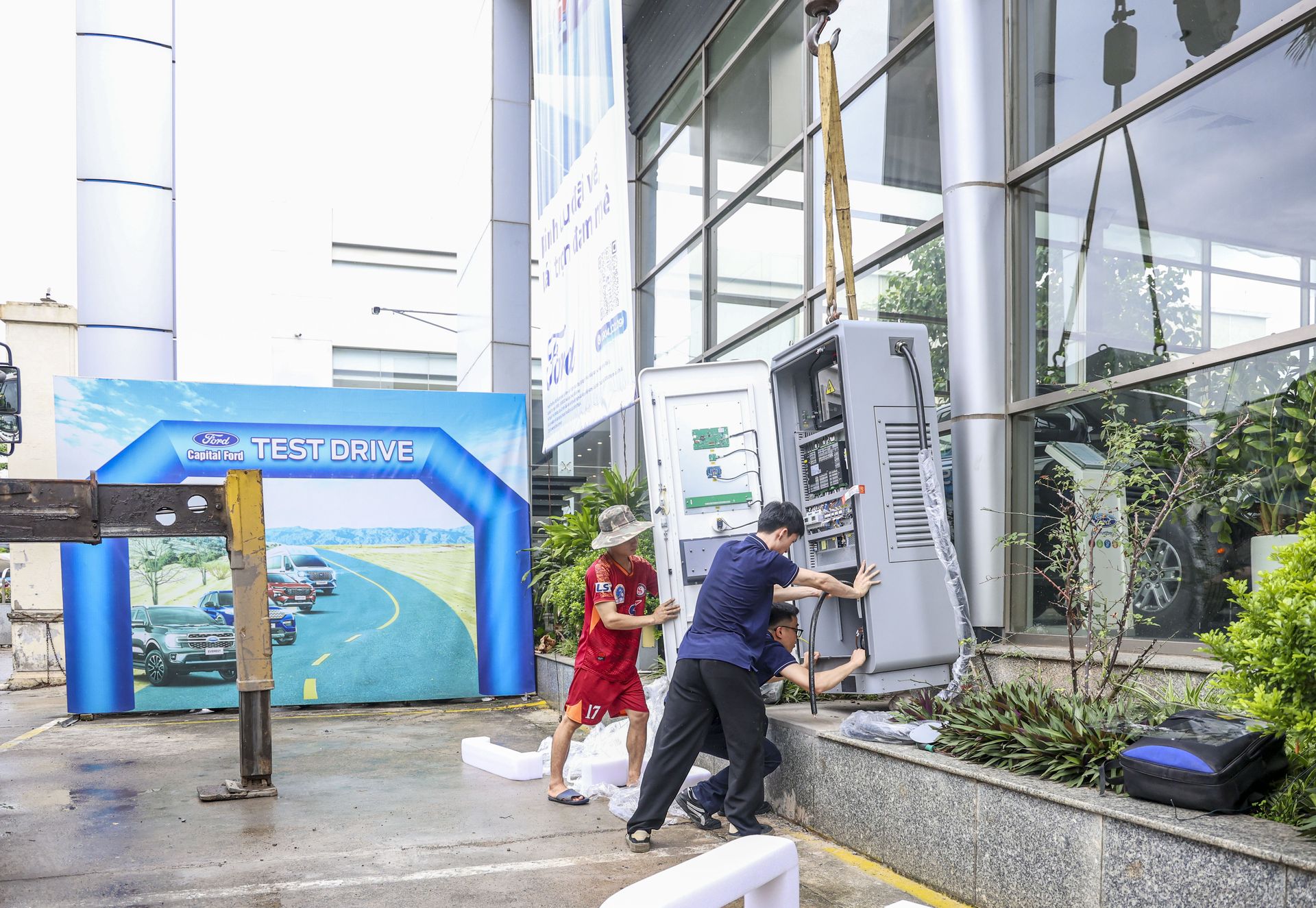 Tân Phát ETEK triển khai hạ tầng sạc nhanh ETEK Charge cho hơn 50 Đại lý Ford 