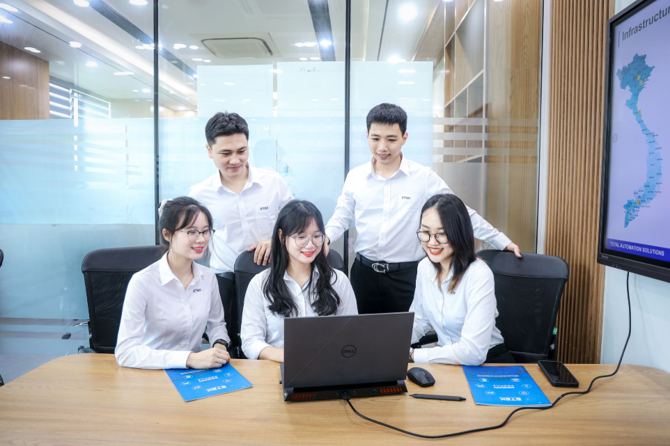 Văn hoá con người tại Tân Phát Etek