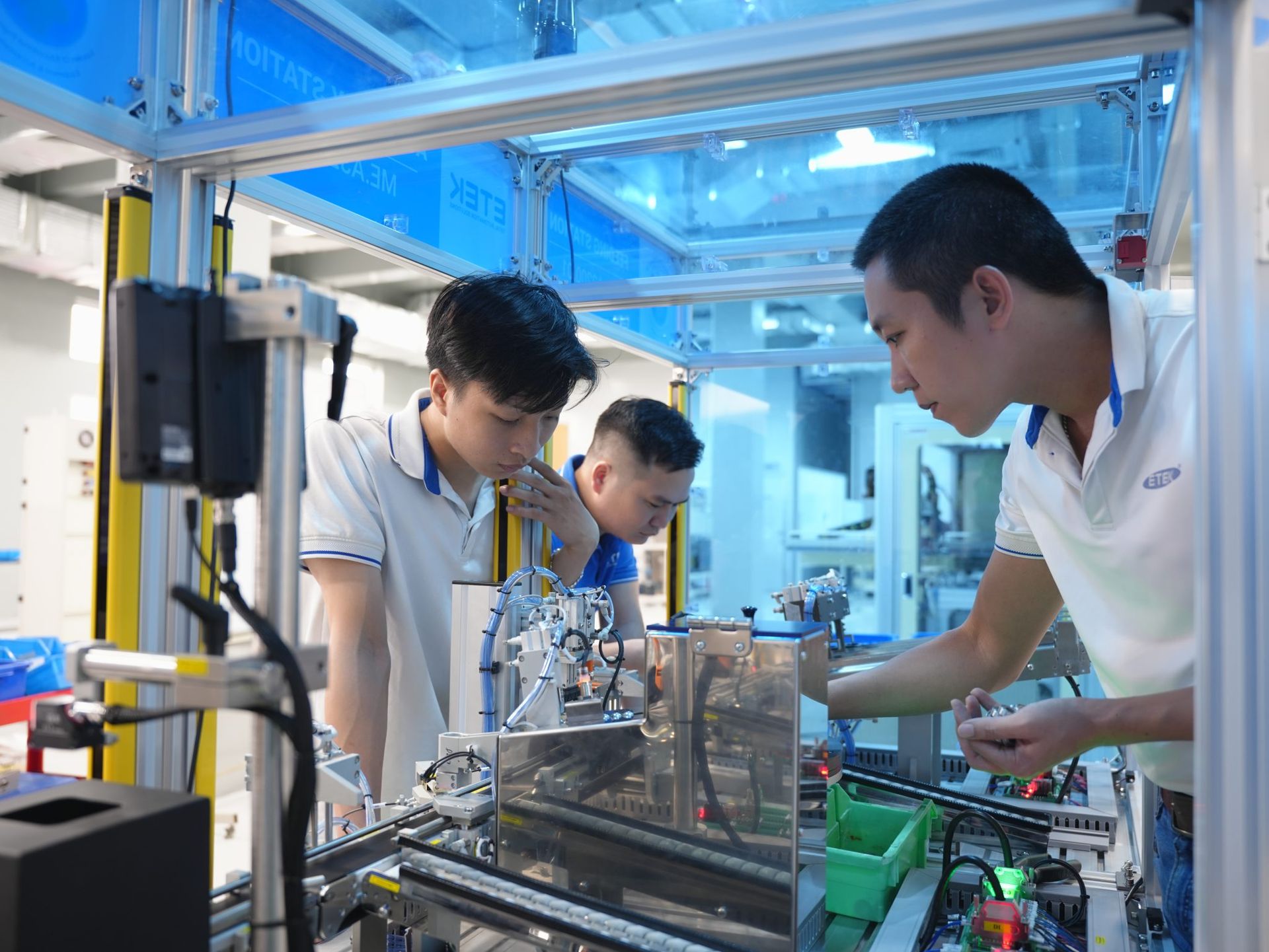 Xuất Khẩu Thiết Bị Đào Tạo Cơ Điện Tử Đến Nam Phi